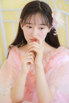 少女播放第十集视频